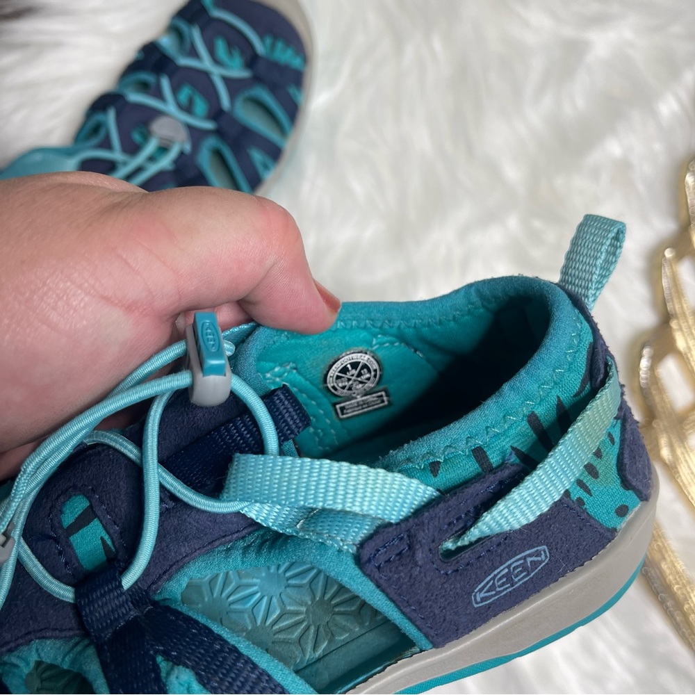 Keen Moxie Sandals - Picture 11 of 13